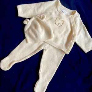 Baby Gap 0-3 month set
